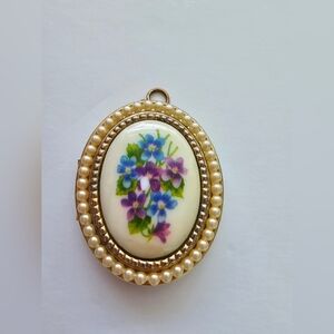Avon Small Flower Print Enamel Gold Tone Locket Pendant Adorned Pearls